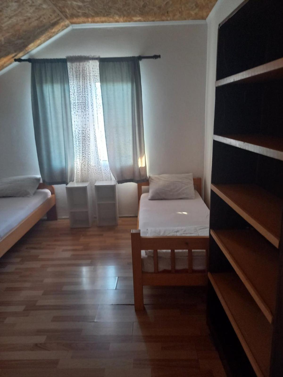Traveler'S Rest - Near Podgorica Airport Hostel Mitrovici  Exterior foto